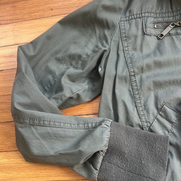 Green jacket - Picture 3 of 4